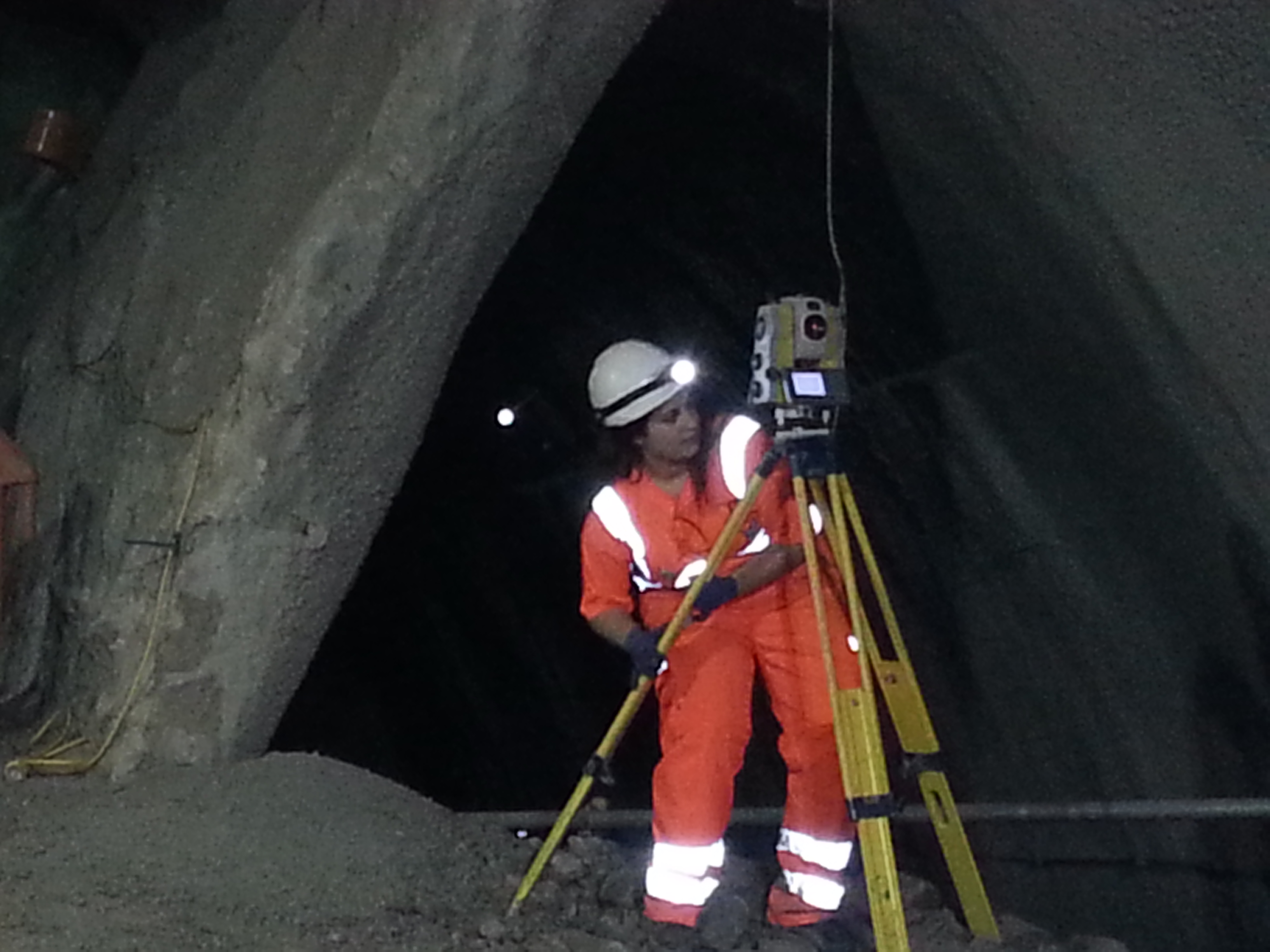 ¿Está su empresa lista para iniciar una nueva obra y por sus características geométricas tiene que ser replanteada topográficamente con precisión?